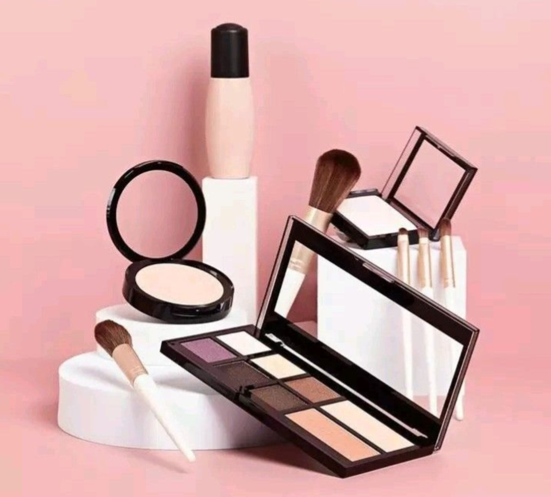 چرا آرایش اعتماد به نفس را بالا می‌برد؟